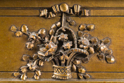A French Louis XVI style gilt and carved woorden side table with ram's heads and a red marble top, 19th C.