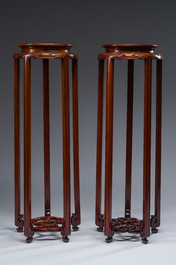 Paire de socles en bois sculpt&eacute;, Chine, 20&egrave;me si&egrave;cle
