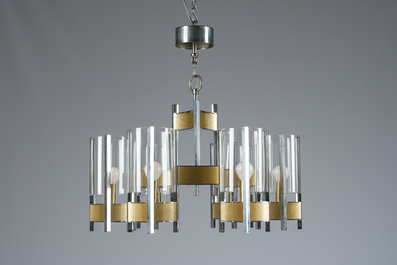 Gaetano Sciolari (1927-1994): Een 'Hurricane' luchter in koper en verchroomd metaal met zes lichtpunten, derde kwart 20ste eeuw