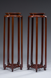 Paire de socles en bois sculpt&eacute;, Chine, 20&egrave;me si&egrave;cle