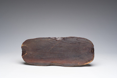 Vier Chinese blanc de Chine en famille rose sculpturen van Boeddha en Guanyin, 19de/20ste eeuw