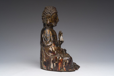 Bouddha en bois sculpt&eacute;, laqu&eacute;, dor&eacute; et polychrom&eacute;, Japon, Edo, 17&egrave;me/18&egrave;me si&egrave;cle