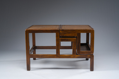 Een Engelse Victoriaanse mahoniehouten bibliotheekladder bekleed met leder omvormbaar tot bijzettafel, ca. 1900