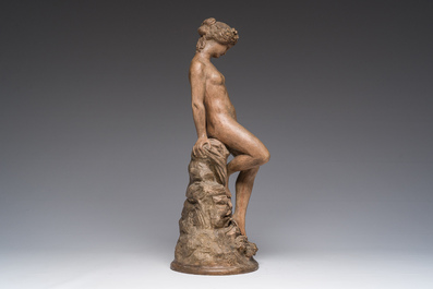 Claude Michel (Clodion, 1738-1814, apr&egrave;s): Nymphe au rocher, terre cuite patin&eacute;e, 19&egrave;me si&egrave;cle