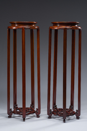 Paire de socles en bois sculpt&eacute;, Chine, 20&egrave;me si&egrave;cle