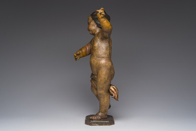 Putto en bois dor&eacute; et polychrome, 18&egrave;me si&egrave;cle