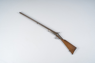 Fusil de chasse &agrave; double canon damass&eacute; avec d&eacute;cor floral grav&eacute;, France, 19&egrave;me si&egrave;cle