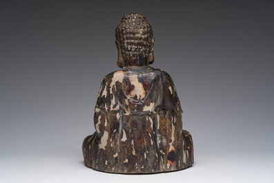 Bouddha en bois sculpt&eacute;, laqu&eacute;, dor&eacute; et polychrom&eacute;, Chine, 17&egrave;me/18&egrave;me si&egrave;cle