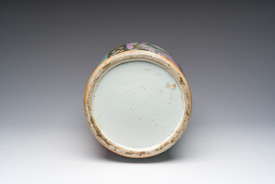 A Chinese capucin ground famille rose vase with pink and turquoise panels with floral design, 19th C.