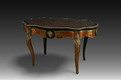 Table violon Napol&eacute;on III en marqueterie Boulle d'&eacute;caille et laiton aux montures en bronze dor&eacute;, France, 19&egrave;me si&egrave;cle