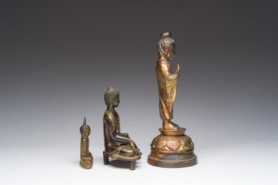 Trois sculptures de Bouddha en bronze laqu&eacute; et dor&eacute;, Cor&eacute;e, Tibet et Sri Lanka, 19&egrave;me si&egrave;cle