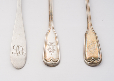 Collection vari&eacute;e de couverts en argent et m&eacute;tal argent&eacute;, styles et origines diverses, Wolfers, Delheid, Allemagne, etc., 19&egrave;me/20&egrave;me si&egrave;cle