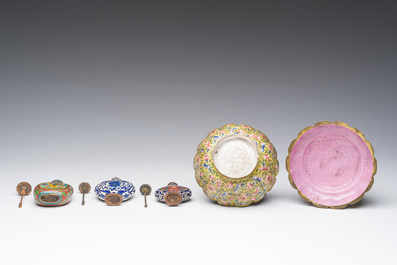 Three Chinese cloisonn&eacute; snuff bottles and a Canton enamel bowl and cover, 19th/20th C.