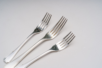 Een Frans 151-delig verzilverd bestek in de originele koffer, model America, Christofle, 20ste eeuw