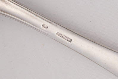 M&eacute;nag&egrave;re de 12 pi&egrave;ces, Christofle, France, et deux couteaux &agrave; beurre &agrave; manches en argent, Allemagne, 20&egrave;me si&egrave;cle