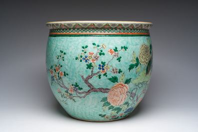 Jardini&egrave;re en porcelaine de Chine famille verte &agrave; d&eacute;cor des oiseaux parmi des branches fleuries, 19&egrave;me si&egrave;cle