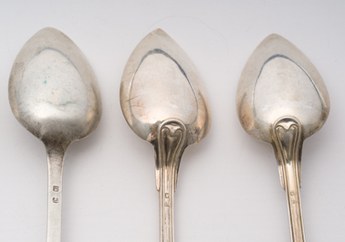 Collection vari&eacute;e de couverts en argent et m&eacute;tal argent&eacute;, styles et origines diverses, Wolfers, Delheid, Allemagne, etc., 19&egrave;me/20&egrave;me si&egrave;cle