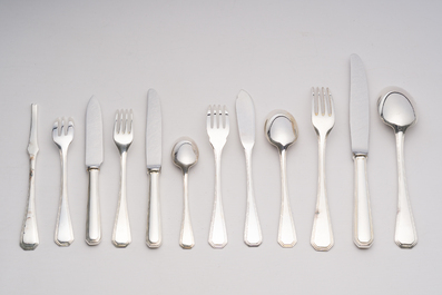 Een Frans 151-delig verzilverd bestek in de originele koffer, model America, Christofle, 20ste eeuw
