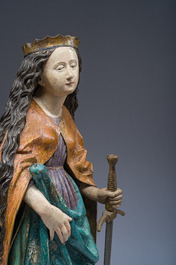 Grande sculpture en bois de tilleul polychrome repr&eacute;sentant sainte Catherine d'Alexandrie, Allemagne du Sud, vers 1540
