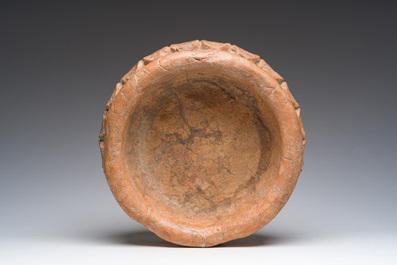 Bassin godronn&eacute;e en marbre Rosso V&eacute;rona, Italie, 17&egrave;me/18&egrave;me si&egrave;cle