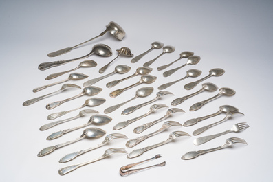 Collection vari&eacute;e de couverts en argent et m&eacute;tal argent&eacute;, styles et origines diverses, Wolfers, Delheid, Allemagne, etc., 19&egrave;me/20&egrave;me si&egrave;cle