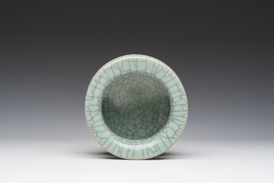 Een Chinese ge-type driepotige wierookbrander, 19de/20ste eeuw