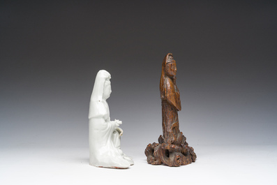 Une Guanyin en porcelaine blanc de Chine et une en bois sculpt&eacute;, Chine, 18&egrave;me/19&egrave;me si&egrave;cle