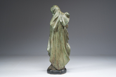 Europese school: Biddende Madonna, groengepatineerd brons op een ge&euml;boniseerd houten basis, 20ste eeuw