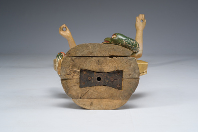 Mannequin en bois sculpt&eacute; et polychrome repr&eacute;sentant la Vierge de l'Apocalypse, 19&egrave;me si&egrave;cle