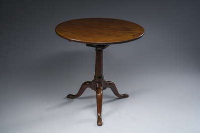 Table d'appoint ronde de type 'bird cage' &agrave; trois pieds en acajou, Angleterre, 19&egrave;me si&egrave;cle