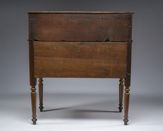 Secr&eacute;taire &agrave; abattant Louis XVI en ch&ecirc;ne &agrave; deux tiroirs, France, 18&egrave;me/19&egrave;me si&egrave;cle