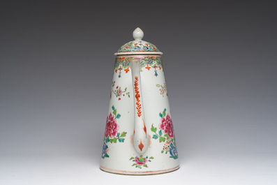 Een Chinese famille rose dekselkan met vogels bij bloesems, Qianlong