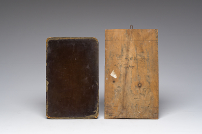 Een diverse collectie Chinese houten objecten en een Shou Lao sculptuur in hoorn, 19de/20ste eeuw