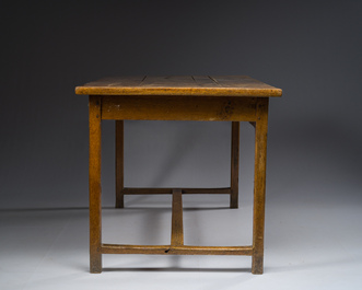 Table &agrave; &eacute;crire &agrave; un tiroir en ch&ecirc;ne, France, 18&egrave;me si&egrave;cle