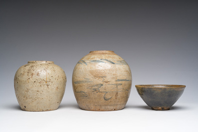 Collection vari&eacute;e en gr&egrave;s porcelaineux, Chine et Japon, Song et post&eacute;rieur