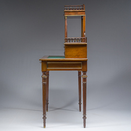 Bureau-coiffeuse de dames en bois partiellement dor&eacute; aux montures en bronze, estampill&eacute; Delmet, France, 19&egrave;me/20&egrave;me si&egrave;cle