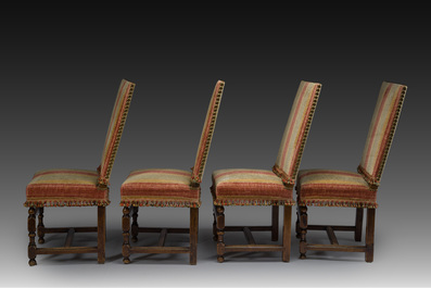 Huit chaises en noyer sculpt&eacute; &agrave; rev&ecirc;tement ray&eacute;, France, 17&egrave;me si&egrave;cle et post&eacute;rieur