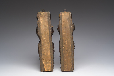 Paire de cariatides en bois patin&eacute; et deux Corpi Christi, 17&egrave;me si&egrave;cle et post&eacute;rieur