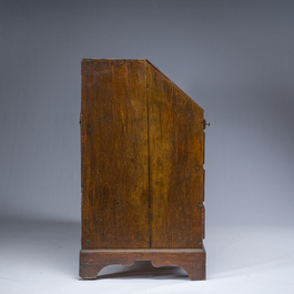 Secr&eacute;taire en ch&ecirc;ne avec int&eacute;rieur, Angleterre, 18&egrave;me si&egrave;cle