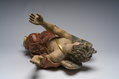 Grand ange en bois sculpt&eacute; et polychrom, Italie, 18&egrave;me si&egrave;cle et post&eacute;rieur