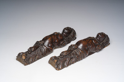 Paire de cariatides en bois patin&eacute; et deux Corpi Christi, 17&egrave;me si&egrave;cle et post&eacute;rieur