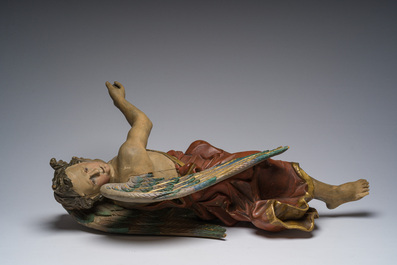 Grand ange en bois sculpt&eacute; et polychrom, Italie, 18&egrave;me si&egrave;cle et post&eacute;rieur
