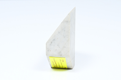 Jef Mouton (1952): 'Evenwicht', marble, (1982)