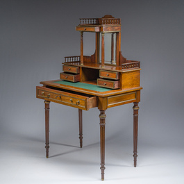 Bureau-coiffeuse de dames en bois partiellement dor&eacute; aux montures en bronze, estampill&eacute; Delmet, France, 19&egrave;me/20&egrave;me si&egrave;cle