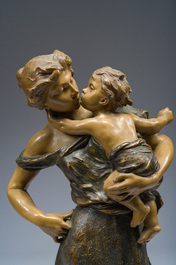 Luca Madrassi (1848-1919): M&egrave;re et enfant, terre cuite &agrave; d&eacute;cor polychrome