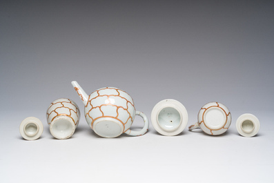 An extensive Chinese partly gilt 'butterfly' tea set, Qianlong