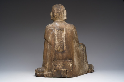 Sculpture de Luohan en bois sculpt&eacute; avec des traces de polychromie, 19&egrave;me si&egrave;cle