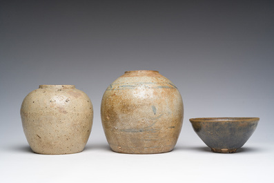 Collection vari&eacute;e en gr&egrave;s porcelaineux, Chine et Japon, Song et post&eacute;rieur