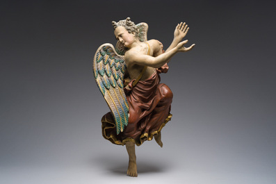 Grand ange en bois sculpt&eacute; et polychrom, Italie, 18&egrave;me si&egrave;cle et post&eacute;rieur