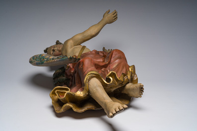 Grand ange en bois sculpt&eacute; et polychrom, Italie, 18&egrave;me si&egrave;cle et post&eacute;rieur